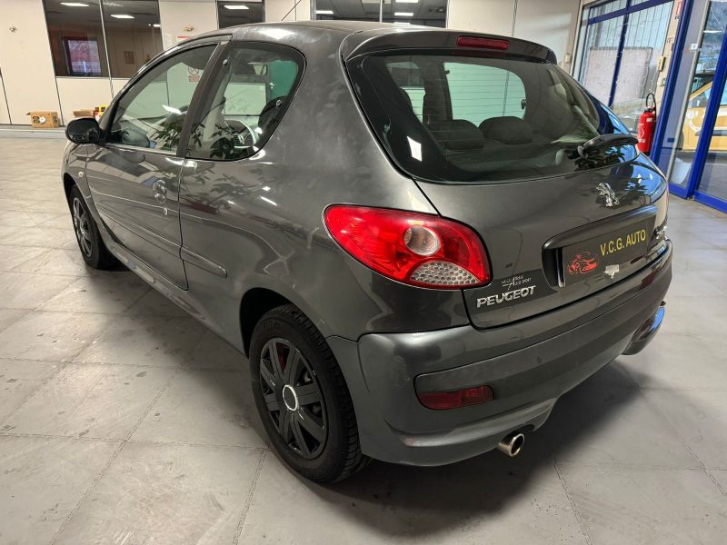 PEUGEOT 206+ 1.4i 73CH