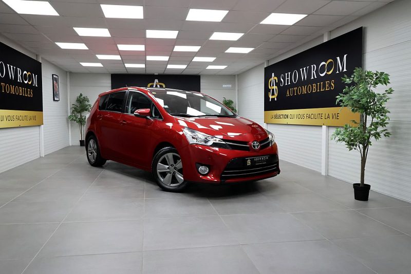 TOYOTA VERSO 2015