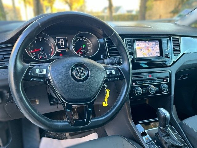 VOLKSWAGEN GOLF SPORTSVAN 2015