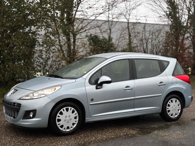 PEUGEOT 207 2013