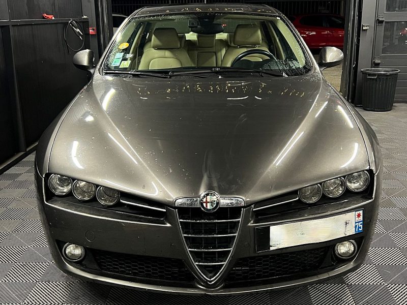 ALFA ROMEO 159 1.9 JTDM 120 Cv INTERIEUR CUIR BLUETOOTH REGULATEUR / 93 550 Kms - GARANTIE 1 AN