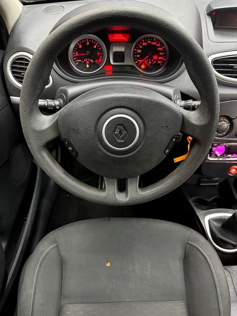 RENAULT CLIO 2010