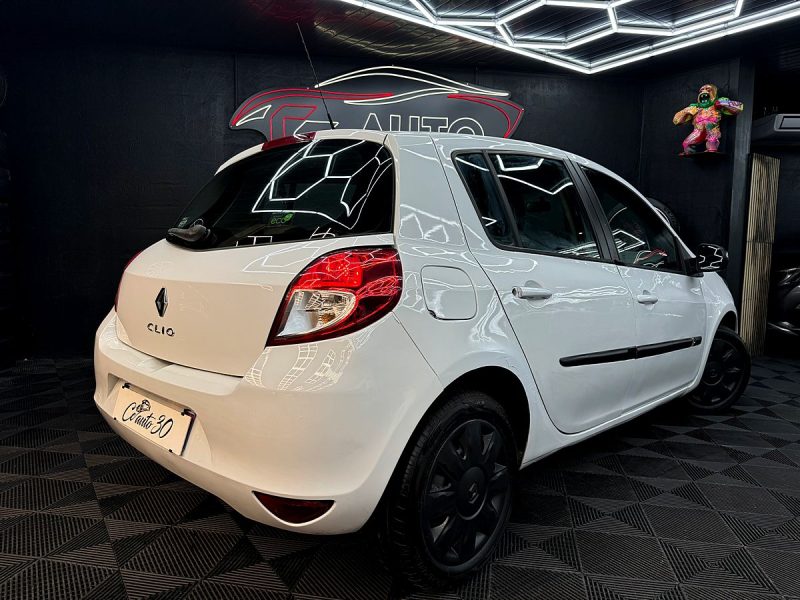 RENAULT CLIO 2010