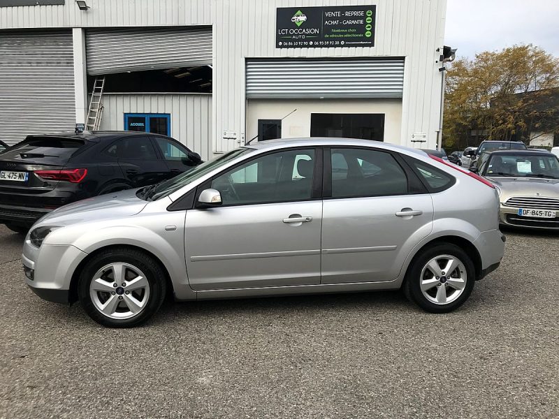 FORD FOCUS 1.8 TDCI 115 cv TITANIUM - 5 PORTES - GARANTIE 6 MOIS