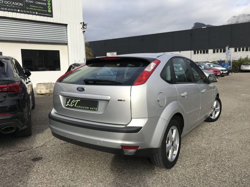 FORD FOCUS 1.8 TDCI 115 cv TITANIUM - 5 PORTES - GARANTIE 6 MOIS