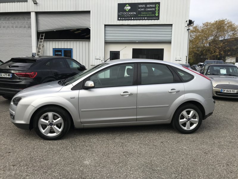 FORD FOCUS 1.8 TDCI 115 cv TITANIUM - 5 PORTES - GARANTIE 6 MOIS