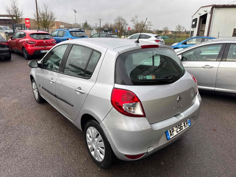 RENAULT CLIO 3 2010