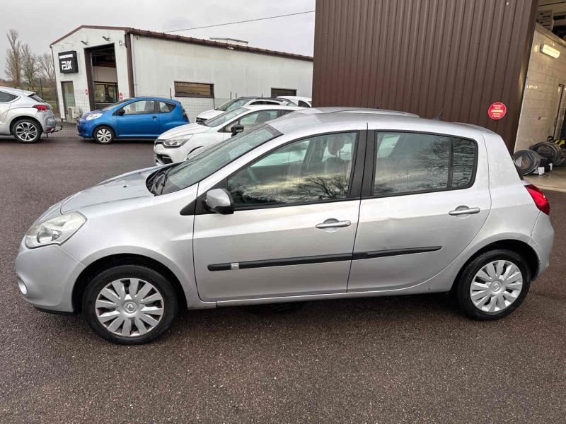 RENAULT CLIO 3 2010