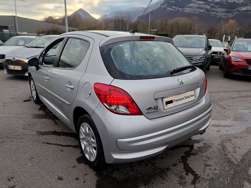 PEUGEOT 207 2009