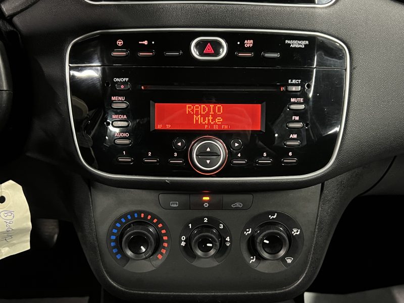 FIAT PUNTO III (3) ITALIA 1.2 69 Cv 5 PORTES CLIMATISATION BLUETOOTH CRIT AIR 1 - GARANTIE 1 AN