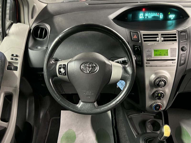 TOYOTA YARIS II 1.3 VVT-i 87 Cv 5 PORTES CLIMATISATION BLUETOOTH - GARANTIE 1 AN