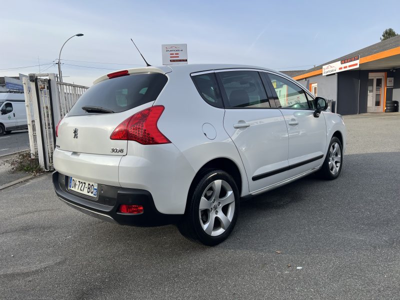 PEUGEOT 3008 2012