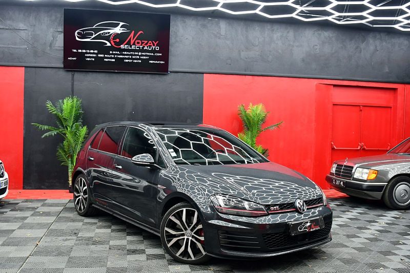 VOLKSWAGEN GOLF 2015