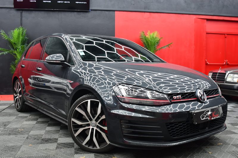 VOLKSWAGEN GOLF 2015