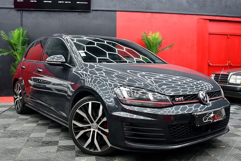 VOLKSWAGEN GOLF 2015