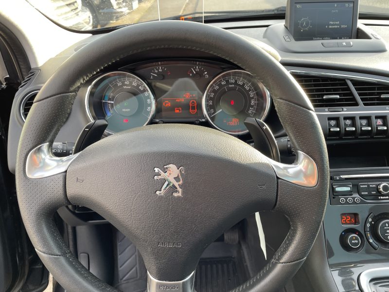 PEUGEOT 3008 2013