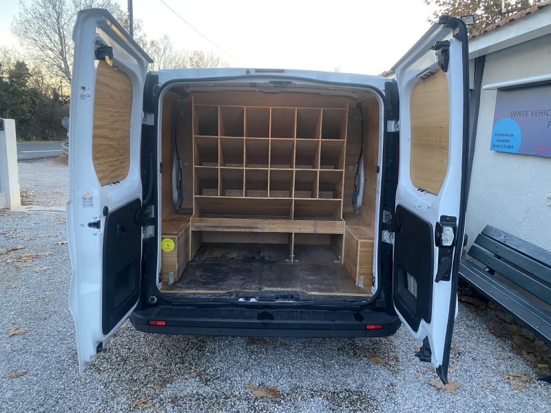 RENAULT TRAFIC 2020