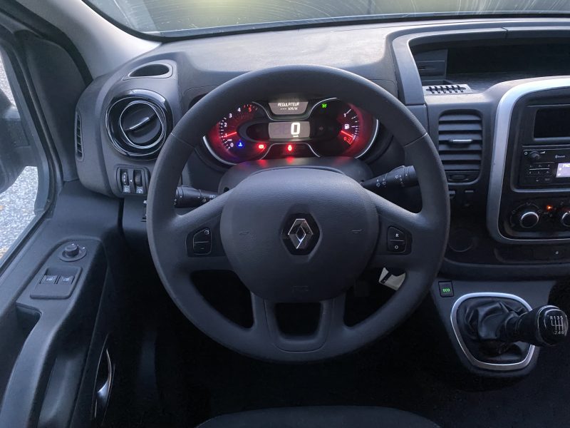 RENAULT TRAFIC 2020