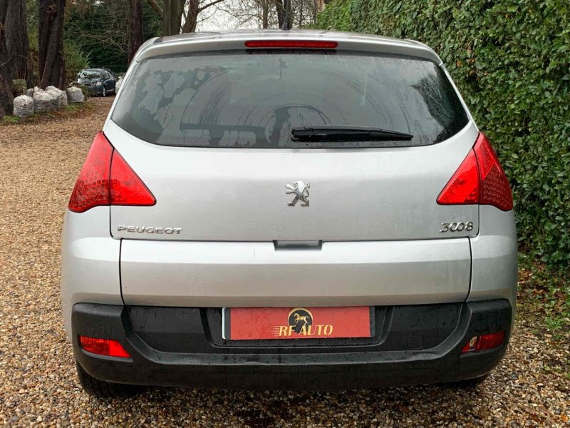 PEUGEOT 3008 2011  1.6 HDi (112Ch)