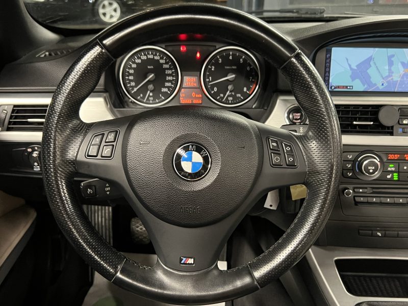 BMW SERIE 3 E93 PHASE 2 CABRIOLET LUXE 325i 3.0 6 CYLINDRES 211 / INTERIEUR CUIR GPS - GARANTIE 1 AN