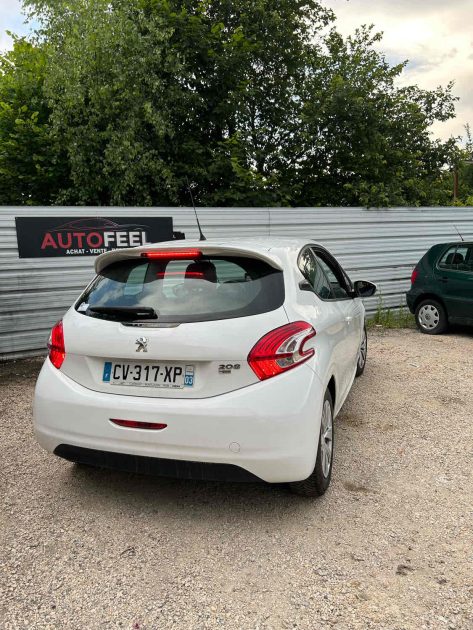 PEUGEOT 208 I 2013