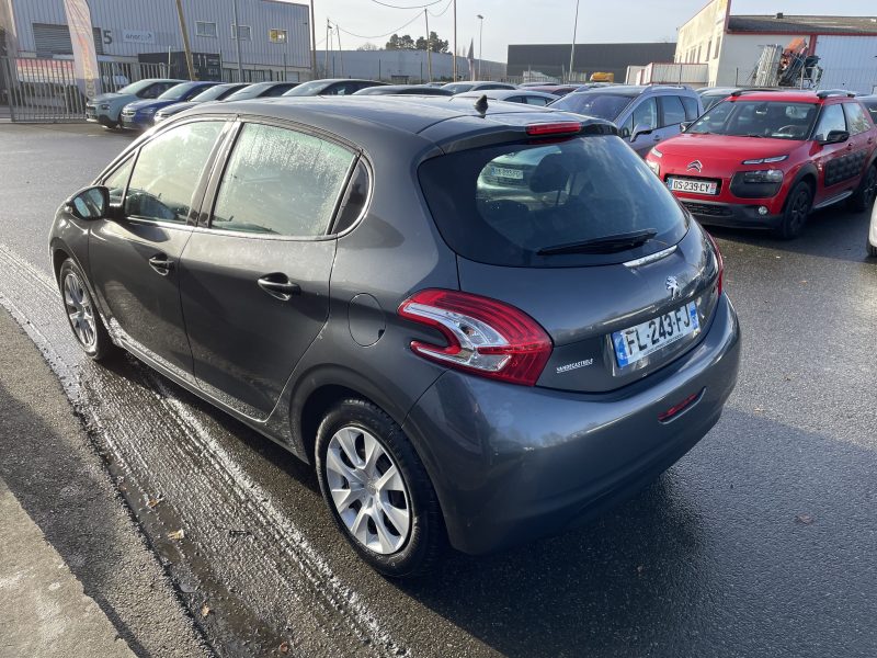 PEUGEOT 208 2014