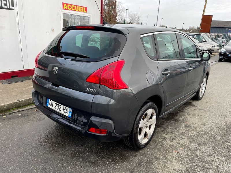 PEUGEOT 3008 2012