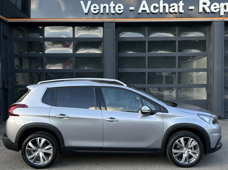 PEUGEOT 2008 ALLURE 1.2 110 APPLE CARPLAY & ANDROID ATTELAGE GPS REGULATEUR CRIT AIR 1 Garantie 1 an