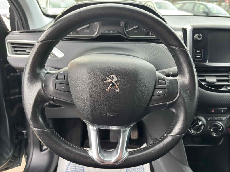 PEUGEOT 208 2017