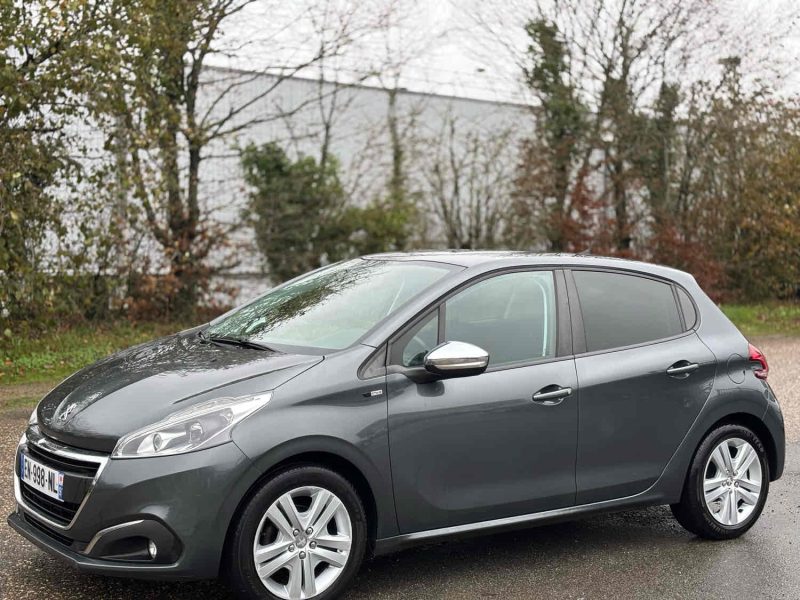 PEUGEOT 208 2017