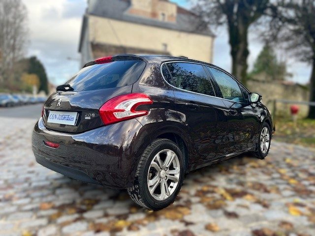 PEUGEOT 208 feline gps / toit pano  2012