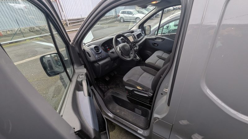 OPEL  VIVARO  2019