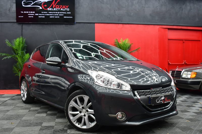 PEUGEOT 208 2013