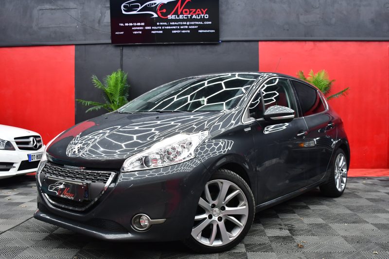 PEUGEOT 208 2013