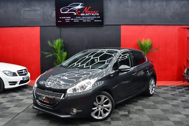 PEUGEOT 208 2013