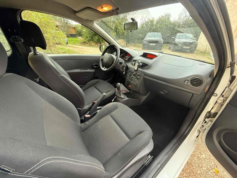 RENAULT CLIO III SOCIÉTÉ 1.5 DCI 75