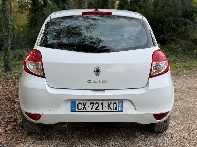 RENAULT CLIO III SOCIÉTÉ 1.5 DCI 75