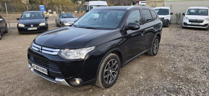 MITSUBISHI OUTLANDER 2.2 DI-D 4WD INSTYLE – 7 PLACES