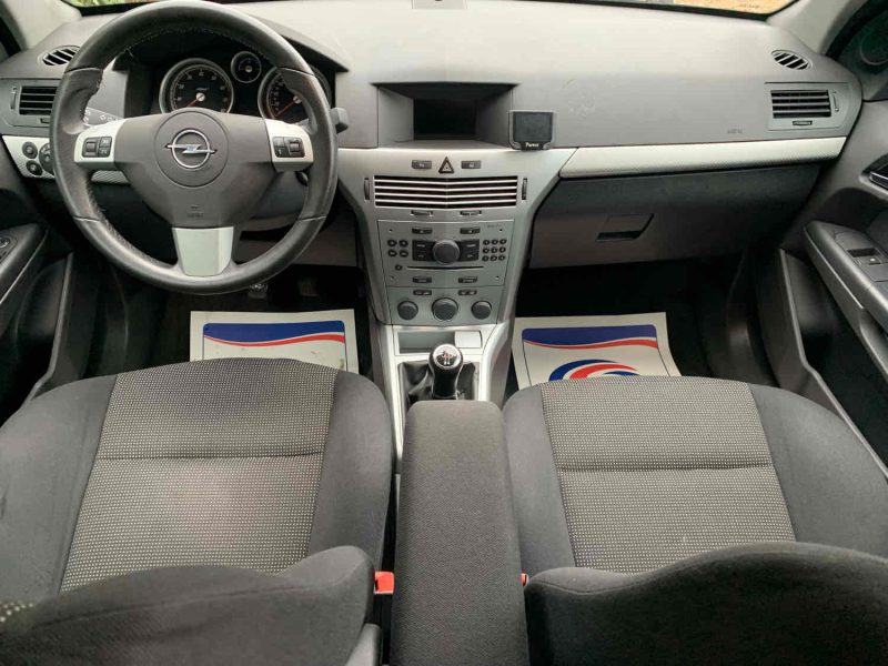 OPEL ASTRA 2009 1.6 115 magnetic