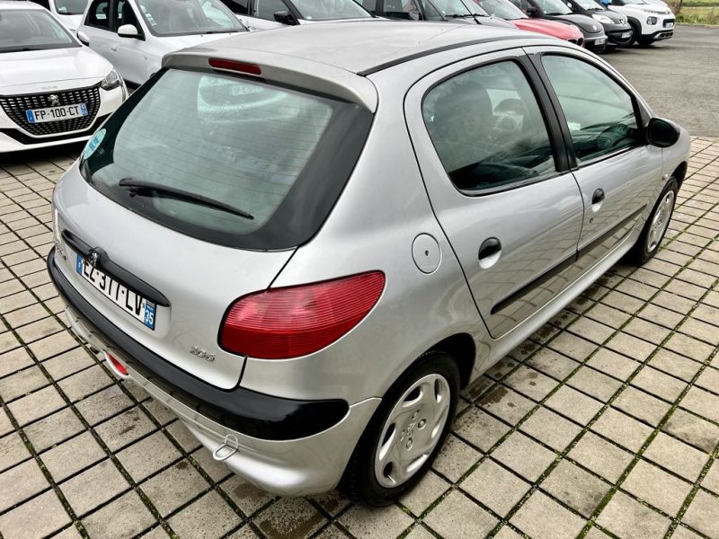 PEUGEOT 206 1.4 i 75CH