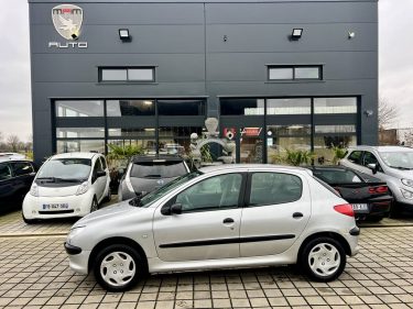 PEUGEOT 206 1.4 i 75CH