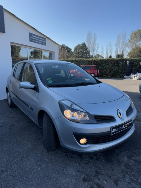 RENAULT  CLIO Dynamique 2006 1.6 16v 88cv