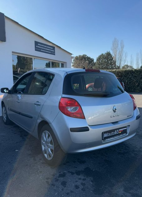 RENAULT  CLIO Dynamique 2006 1.6 16v 88cv