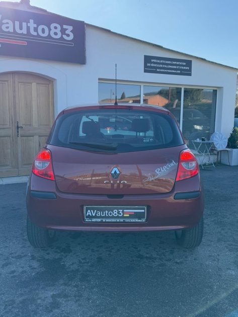 RENAULT  CLIO 3 RipCurl 2007 1.6 16v 88cv / Distribution Neuve / CT OK / Révisée 