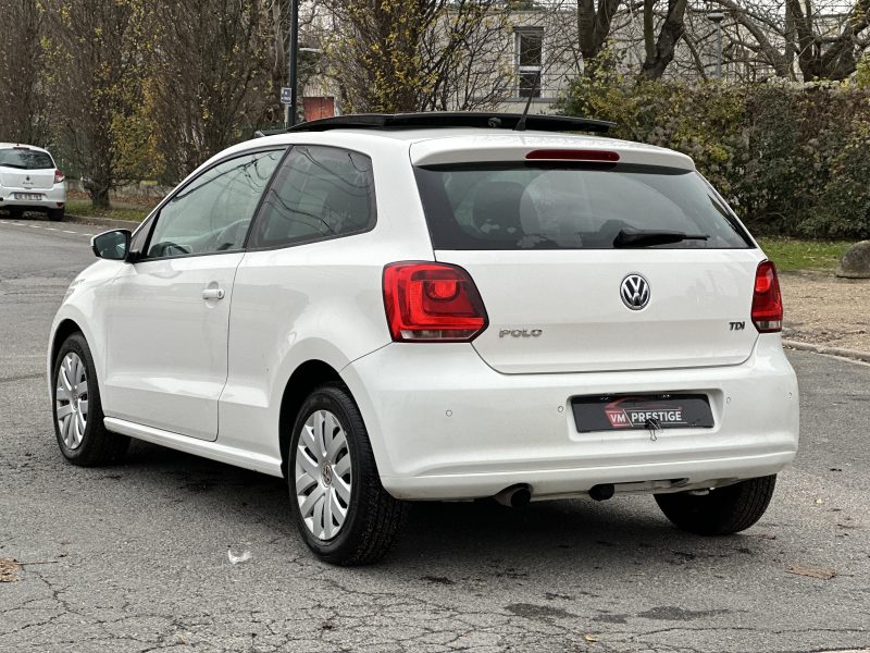 VOLKSWAGEN POLO 2011