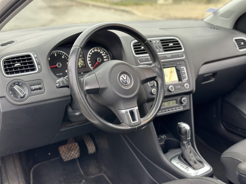 VOLKSWAGEN POLO 2011