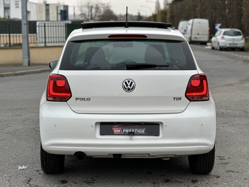 VOLKSWAGEN POLO 2011