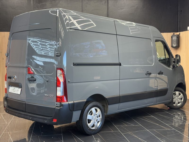 NISSAN NV400 2021