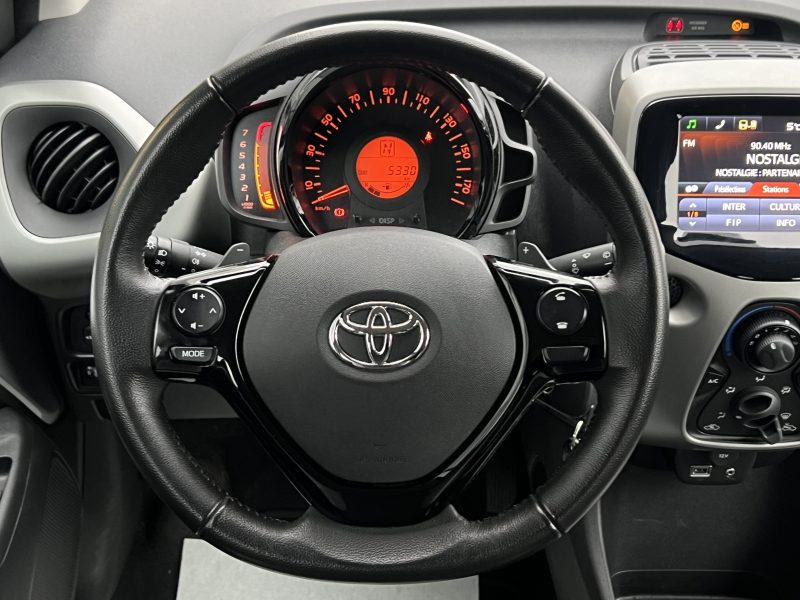 TOYOTA AYGO II 1.0 VVT-i 69 PREMIERE MAIN 5 330 Kms BOITE AUTOMATIQUE CAMERA RECUL - GARANTIE 1 AN