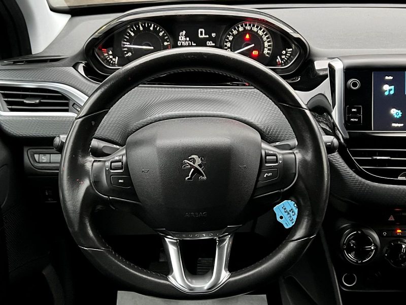 PEUGEOT 208 PHASE 2 STYLE 1.2 82 Cv 5 PORTES ECRAN TACTILE REGULATEUR CRIT AIR 1 - GARANTIE 1 AN